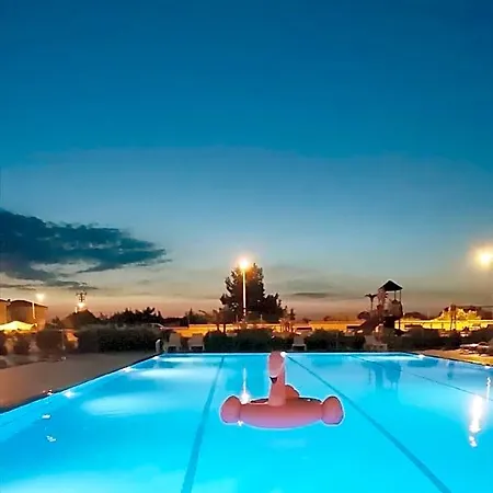 Szálloda Family Friend Poolbbq 3b1 Alacati Çeşme