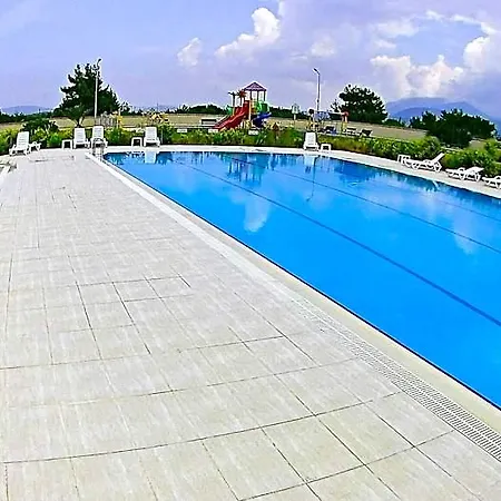 Szálloda Family Friend Poolbbq 3b1 Alacati Çeşme