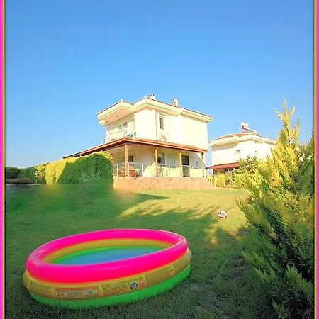 Family Friend Poolbbq 3b1 Alacati Szálloda